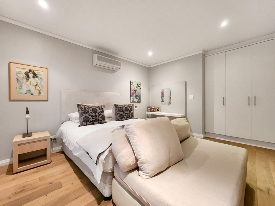 3 Bedroom Property for Sale in Mouille Point Western Cape